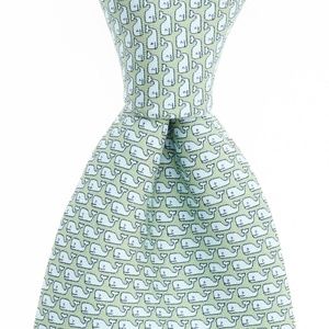 Vineyard Vines Men's Silk Whale Tie!